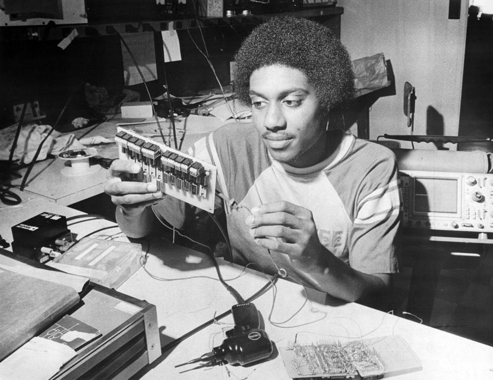 Lincoln Lab summer intern, 1976 MIT Black History